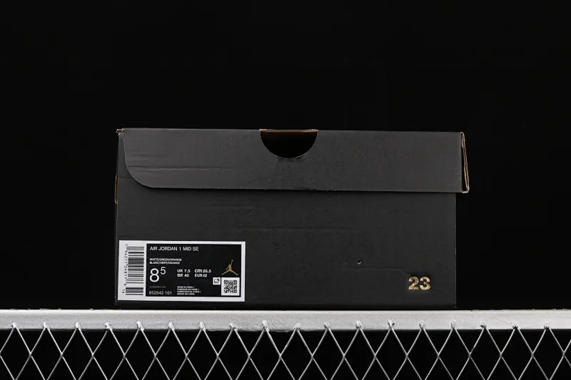 All categories Air Jordan Jordan series basketball shoes Air Jordan 1 Mid Air Jordan 1 Mid AJ1 Joe 1 mid-top gold medal color matching 852542-101